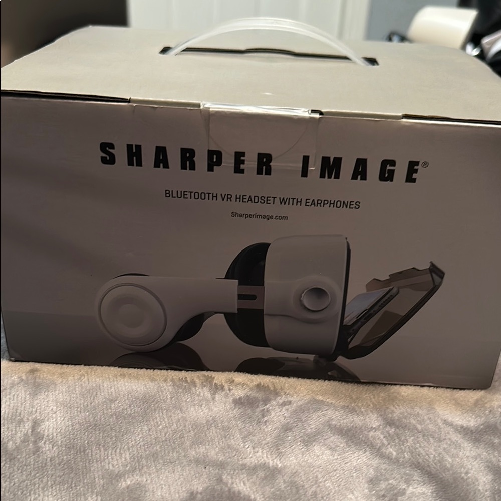 Sharper Image White Bluetooth VR Headset with Earphones